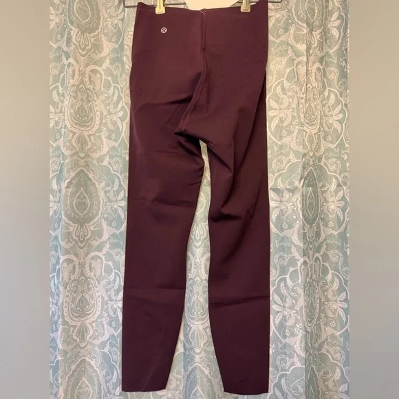NWT lululemon Glow Up leggings - Picture 2 of 4